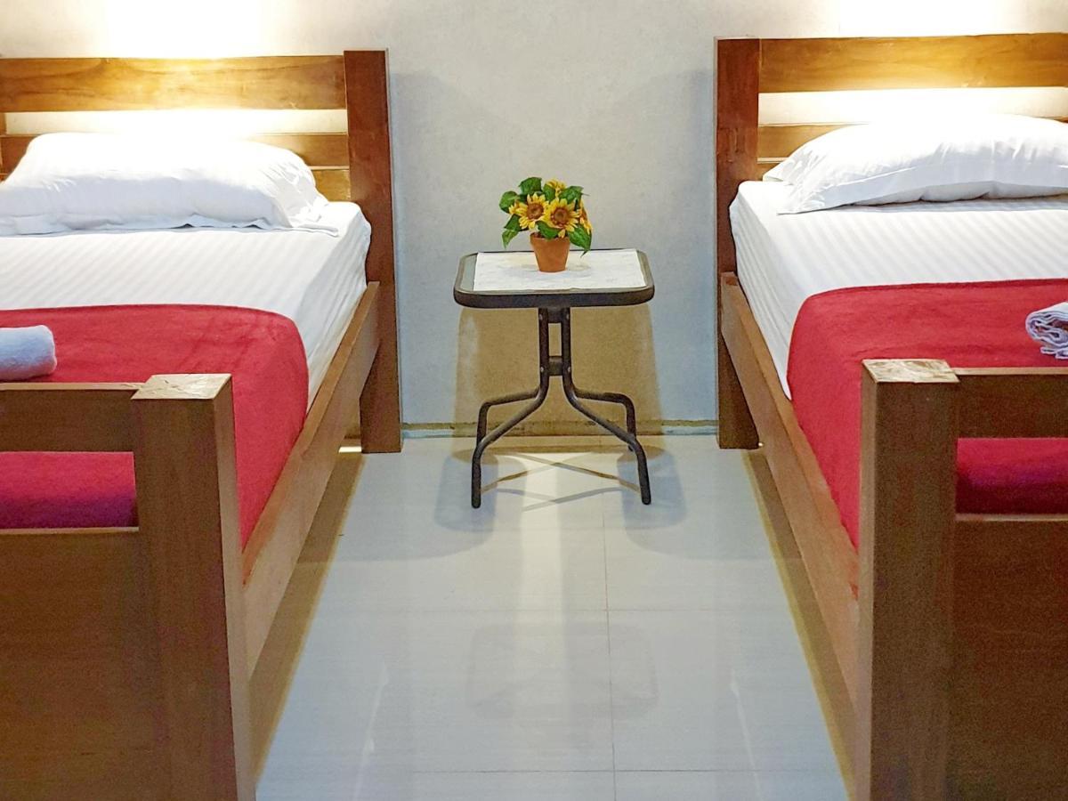 Maple Tree Homestay Maguwo Exterior foto